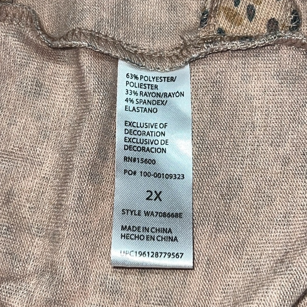 DEMOCRACY V-Neck Sweatshirt Top in Animal Print, Size 2x - Picture 5 of 6